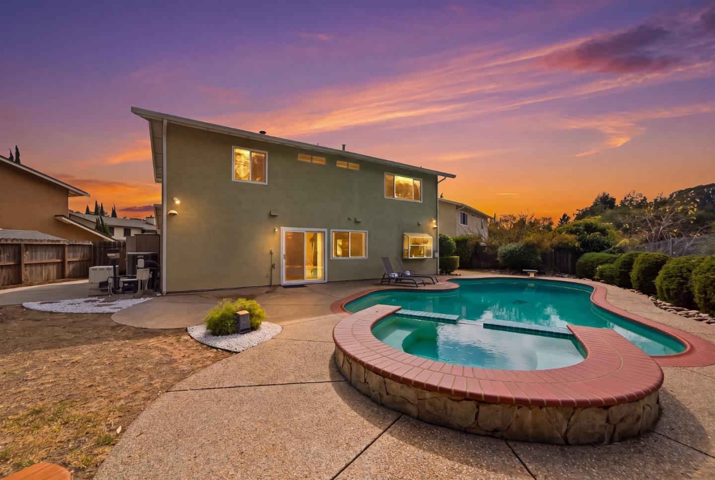 3268 Ursa WAY