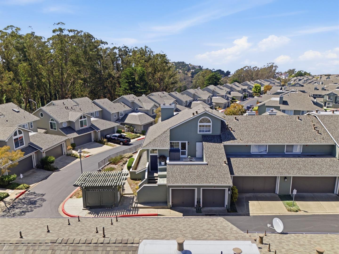 1902 Jameston LN