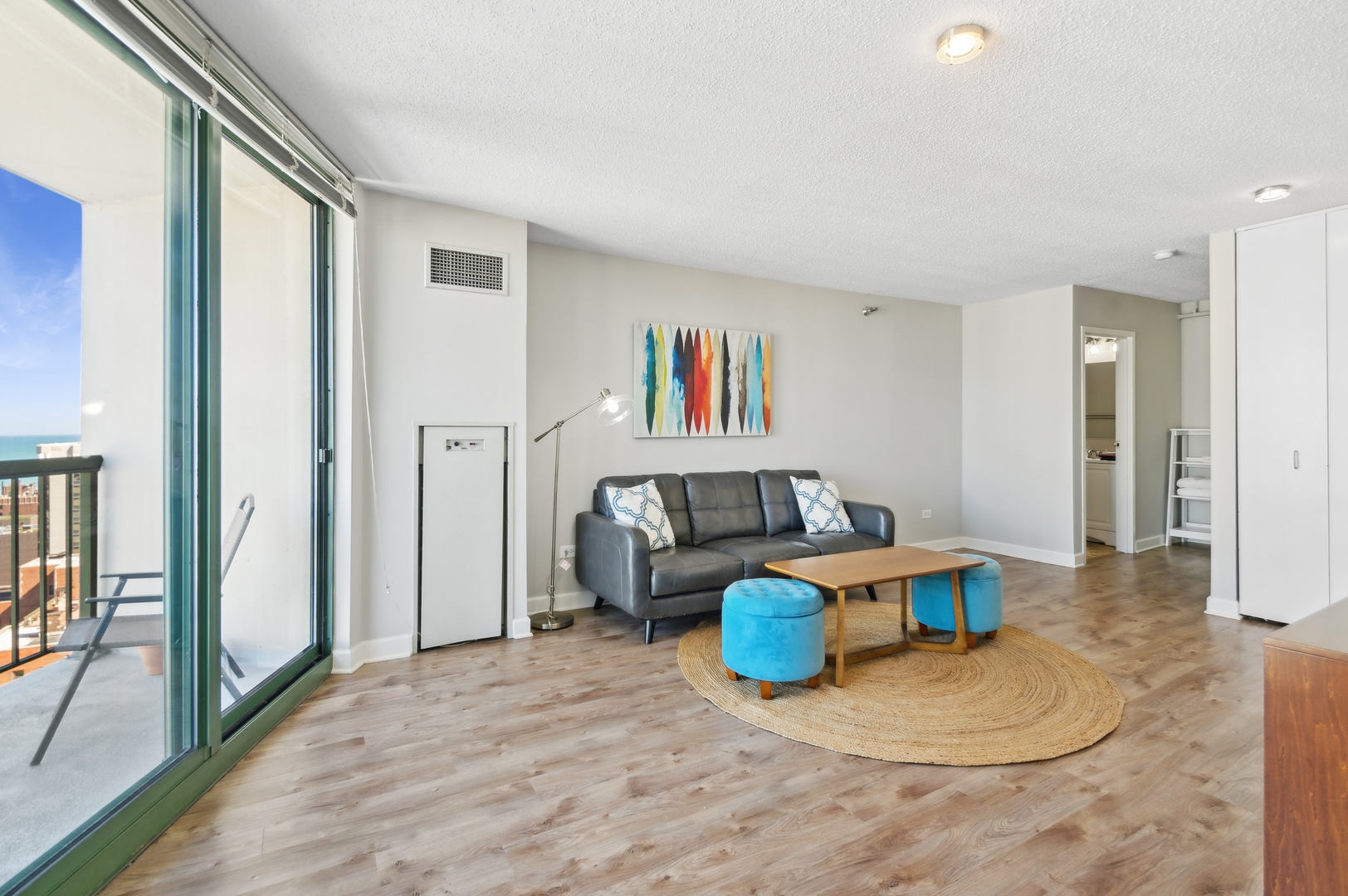 111 W MAPLE Street Unit: 2907