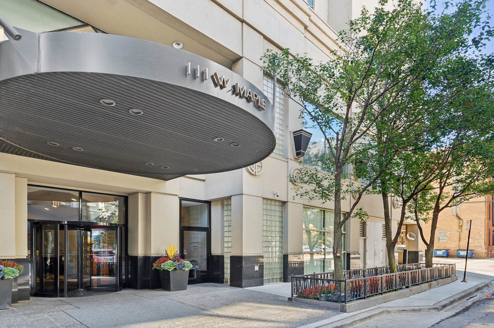 111 W MAPLE Street Unit: 2907