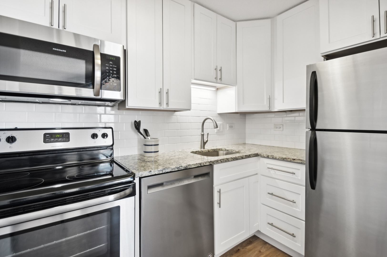 111 W MAPLE Street Unit: 2907