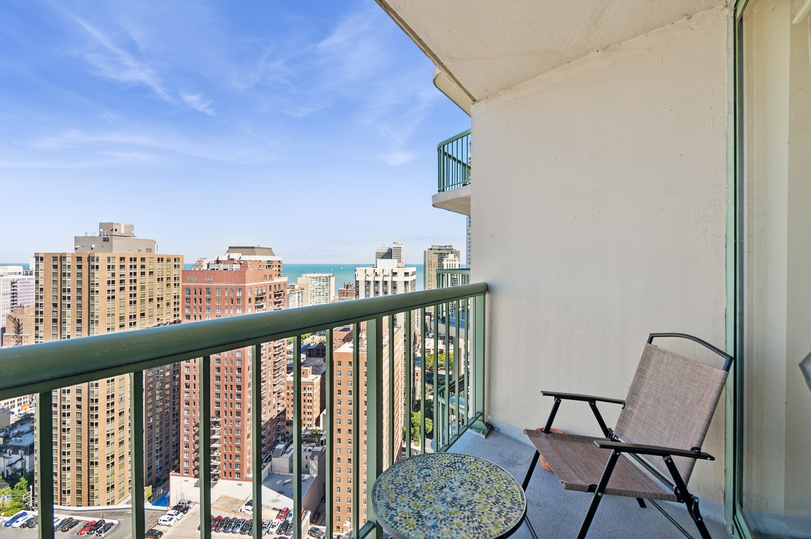 111 W MAPLE Street Unit: 2907