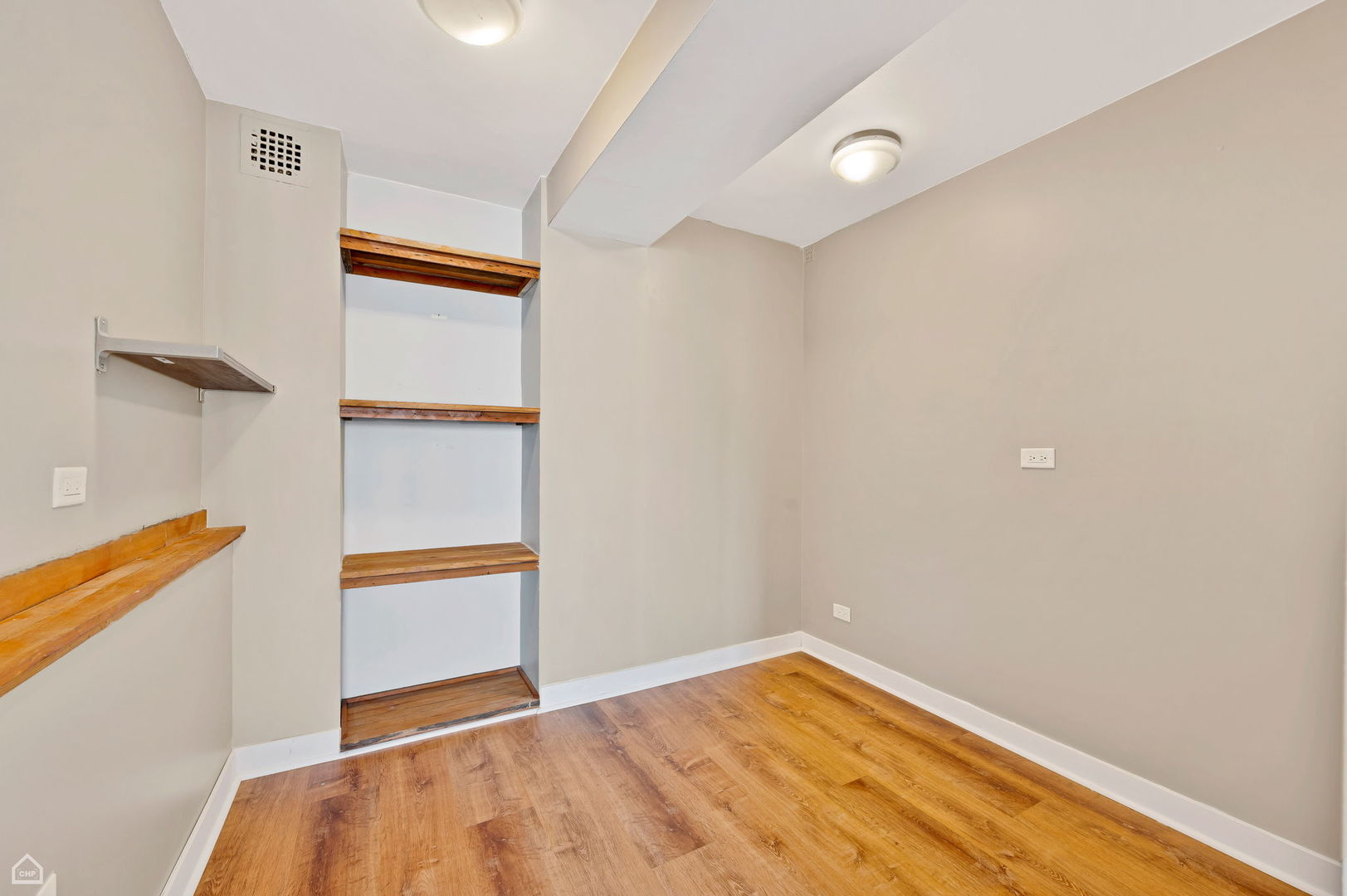 2909 N Sheridan Road Unit: 1502