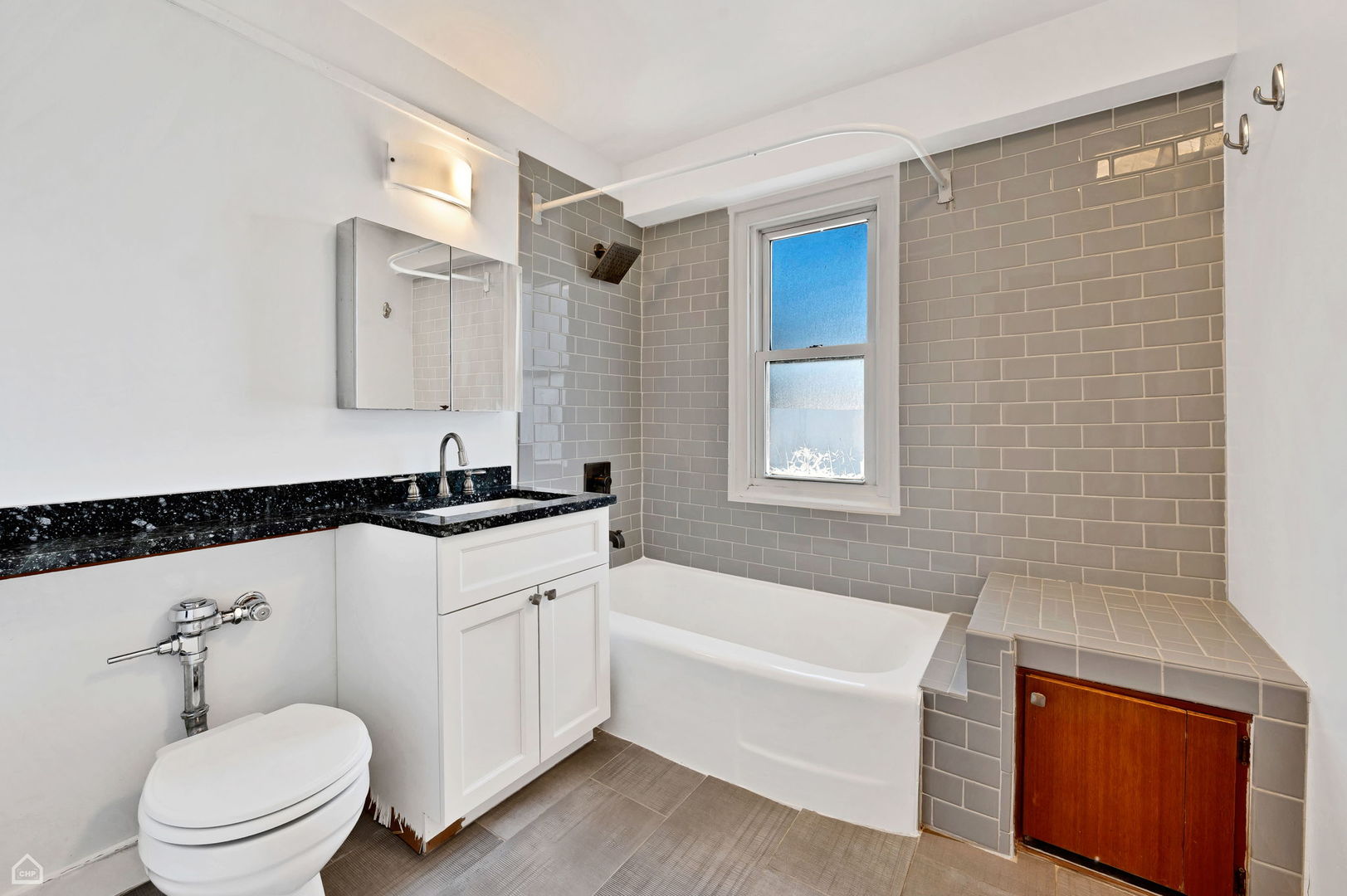 2909 N Sheridan Road Unit: 1502