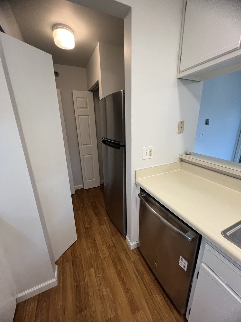 125 Glengarry Drive Unit: 8-301