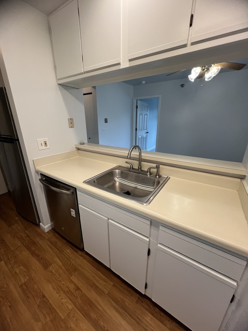 125 Glengarry Drive Unit: 8-301