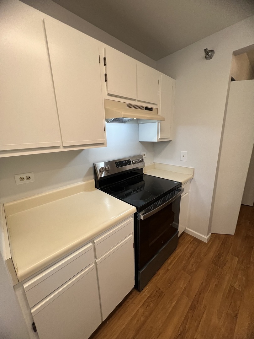125 Glengarry Drive Unit: 8-301