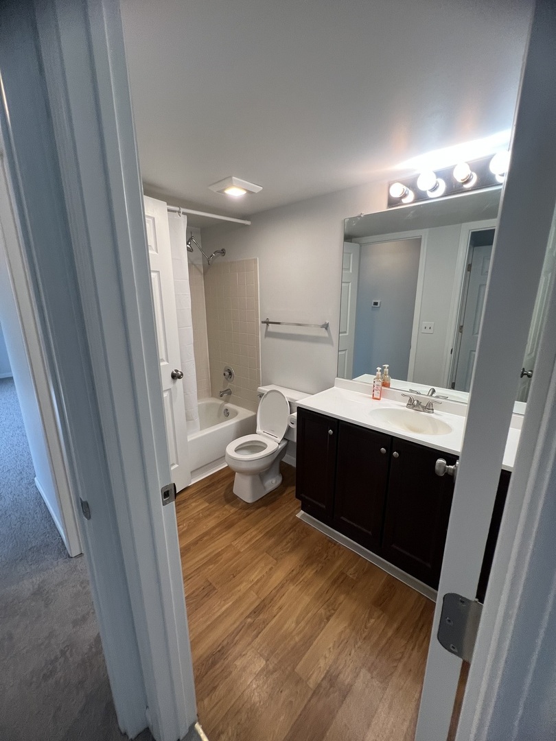 125 Glengarry Drive Unit: 8-301