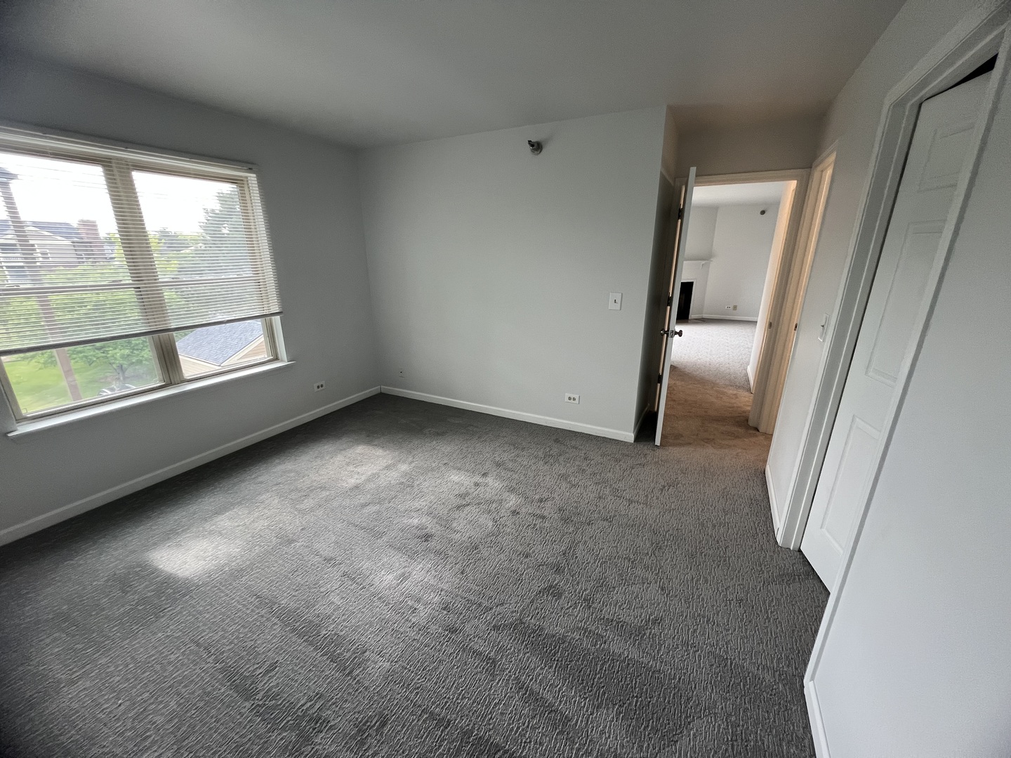 125 Glengarry Drive Unit: 8-301