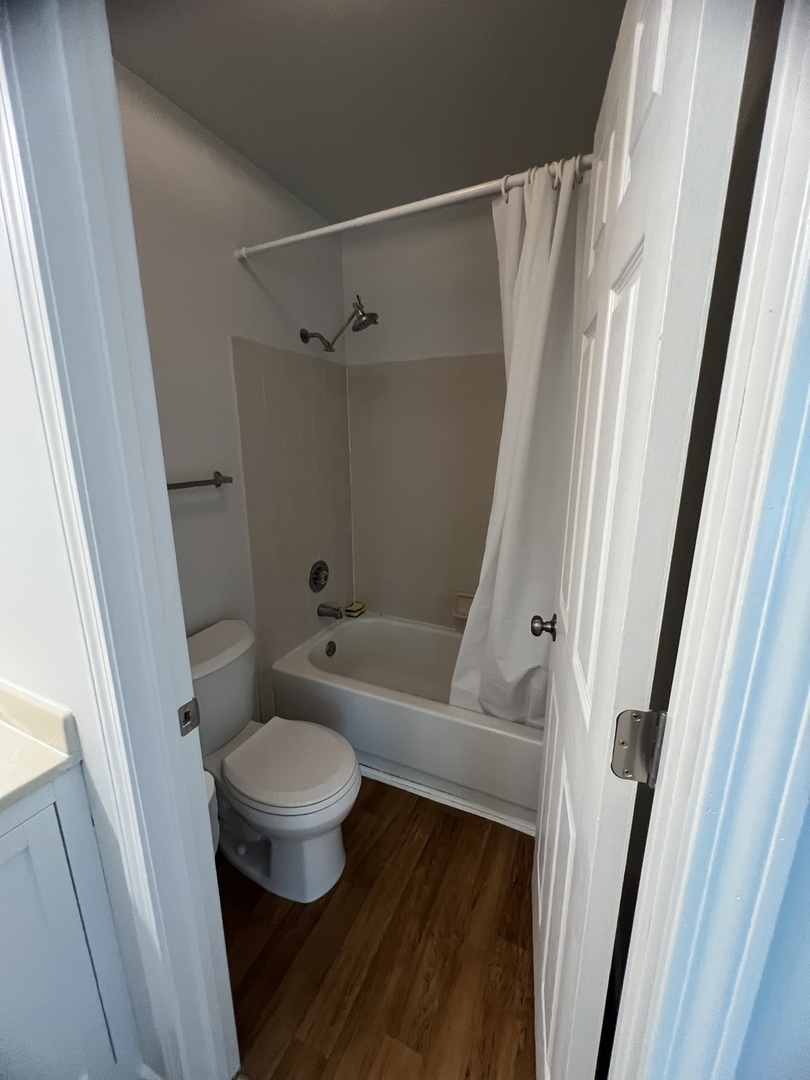 125 Glengarry Drive Unit: 8-301
