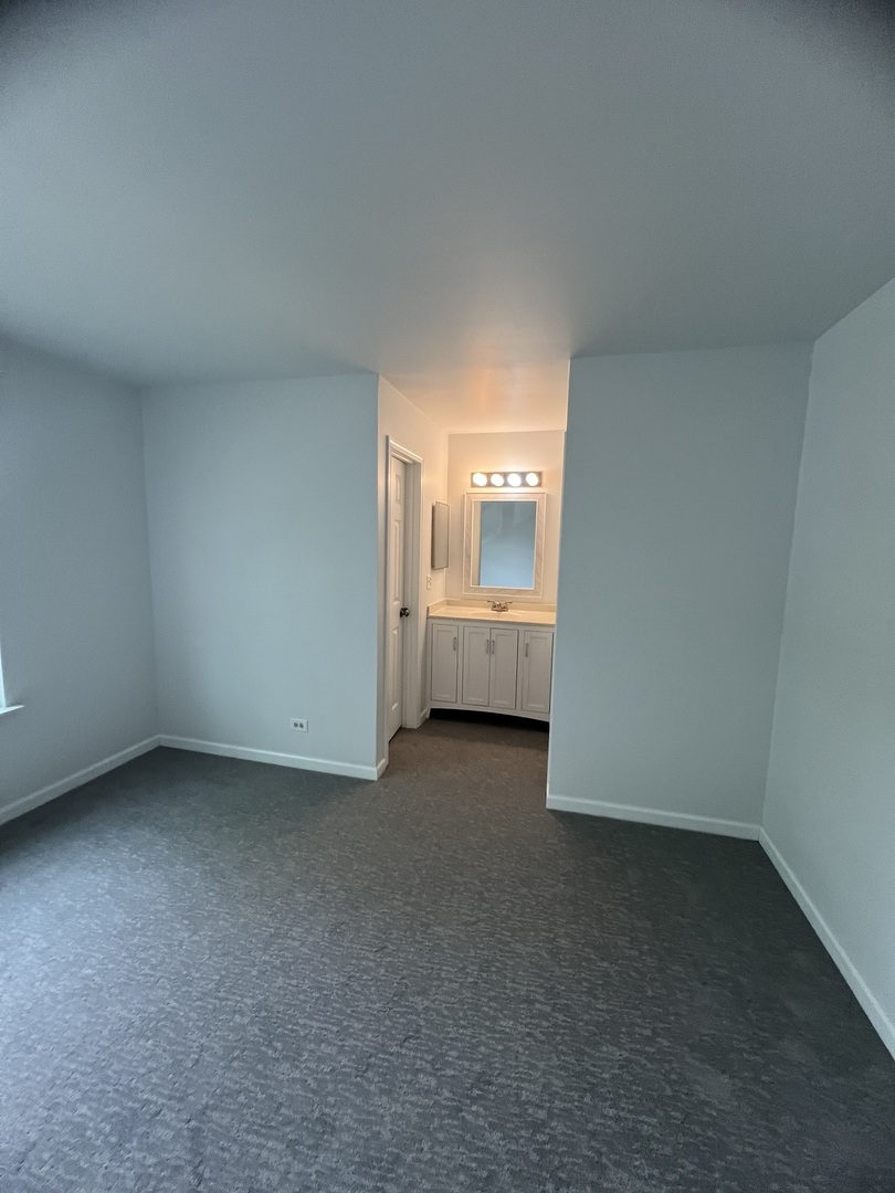 125 Glengarry Drive Unit: 8-301