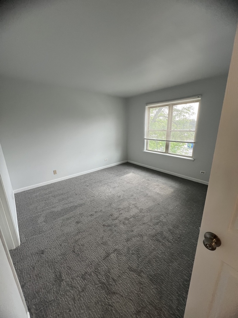 125 Glengarry Drive Unit: 8-301