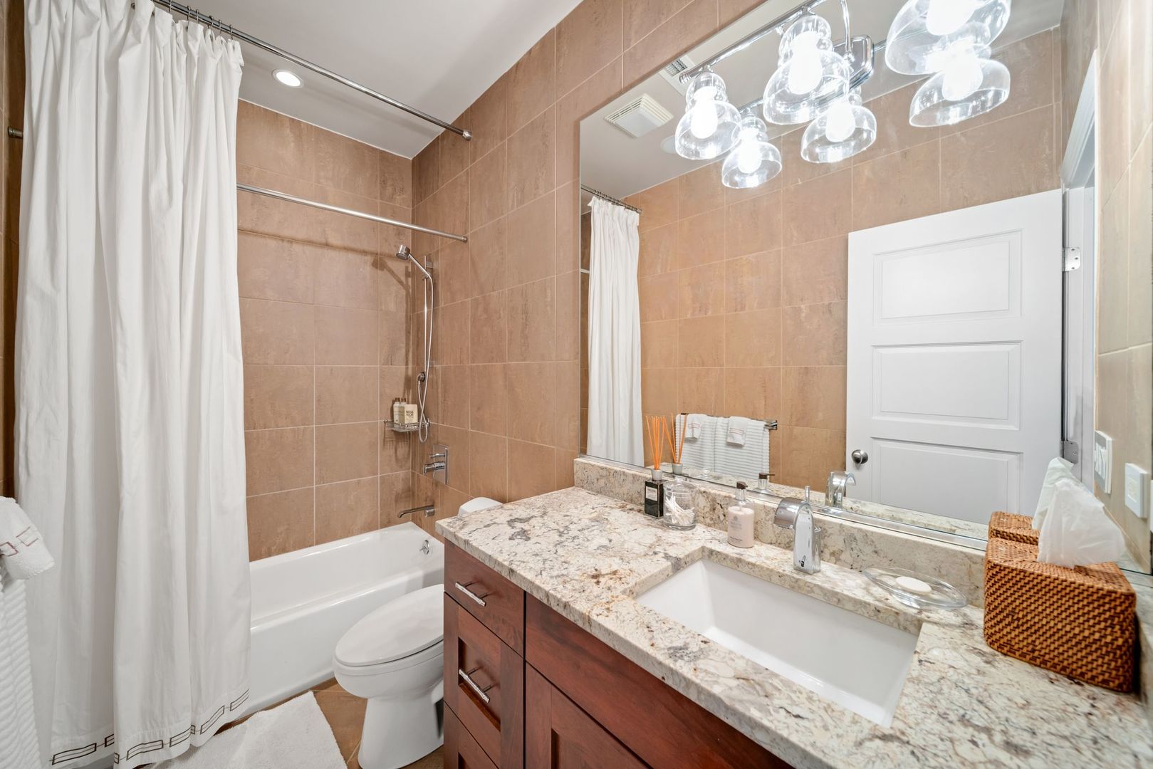 3444 N Halsted Street Unit: PH