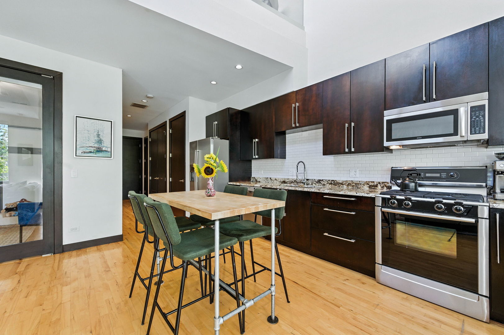 2130 W NORTH Avenue Unit: 303