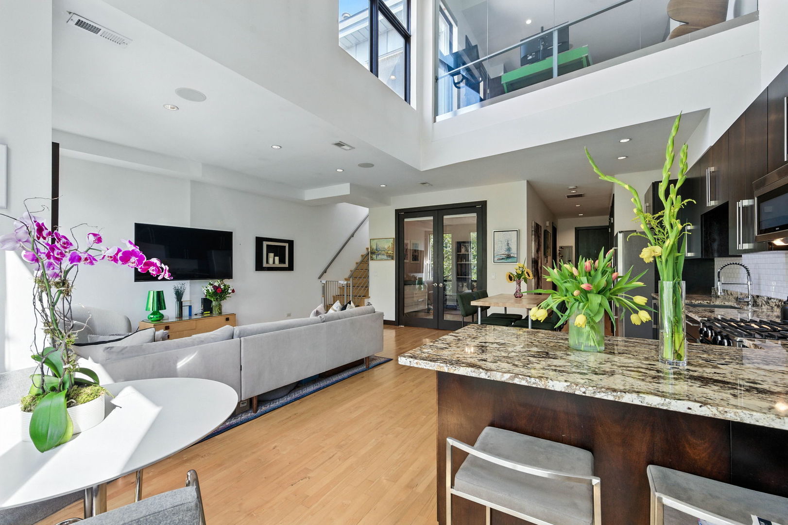 2130 W NORTH Avenue Unit: 303