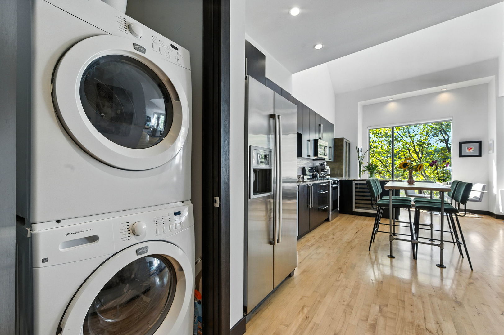 2130 W NORTH Avenue Unit: 303