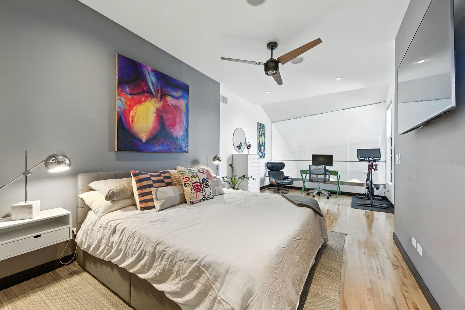 2130 W NORTH Avenue Unit: 303