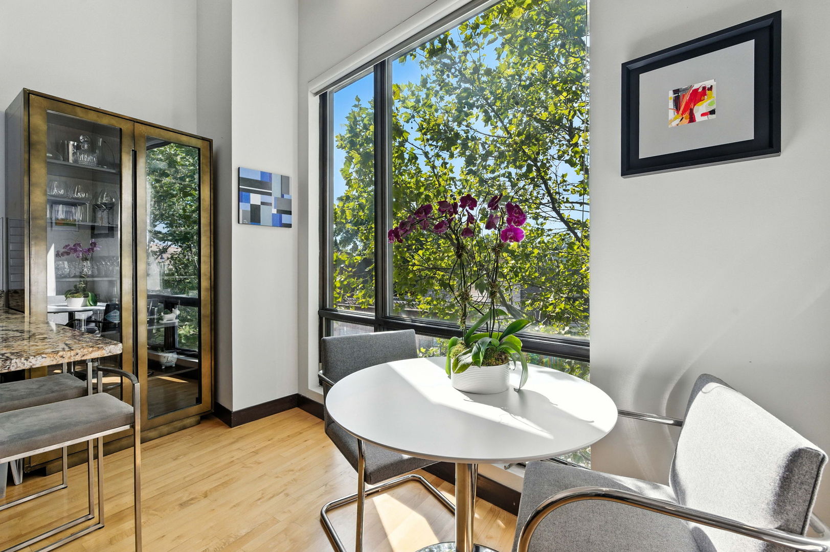 2130 W NORTH Avenue Unit: 303
