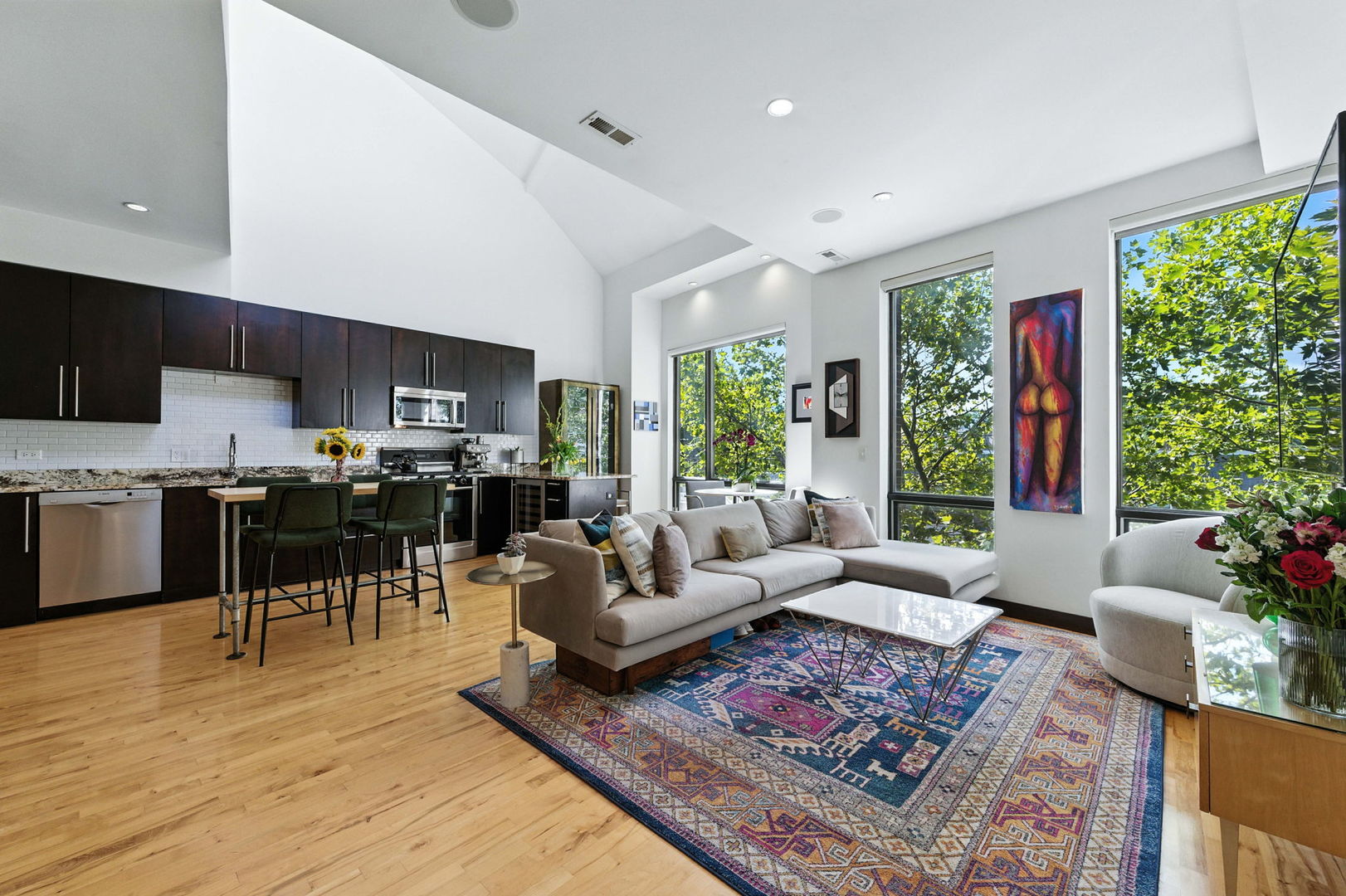 2130 W NORTH Avenue Unit: 303