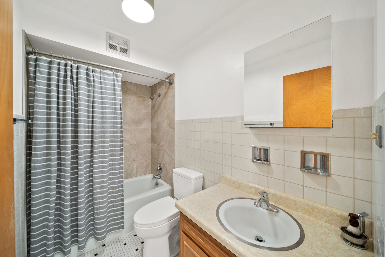 4820 Conrad Street Unit: 101