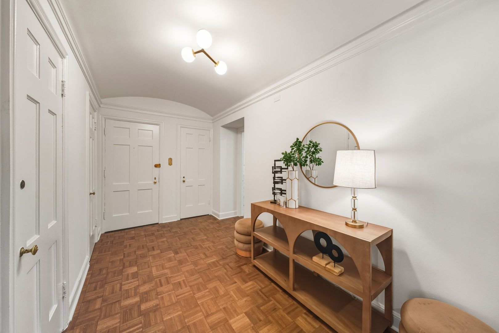 2912 N COMMONWEALTH Avenue Unit: 1A