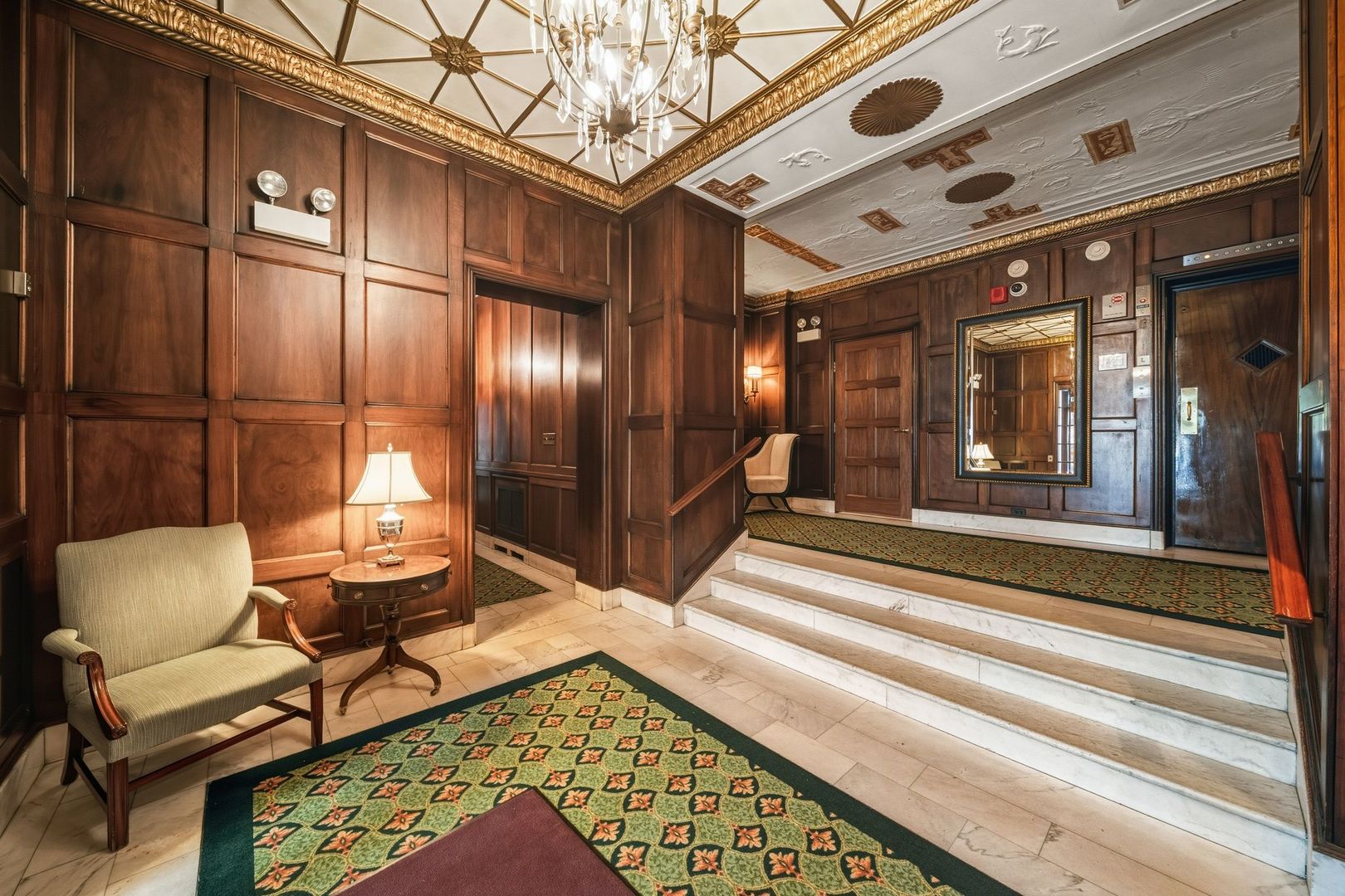 2912 N COMMONWEALTH Avenue Unit: 1A