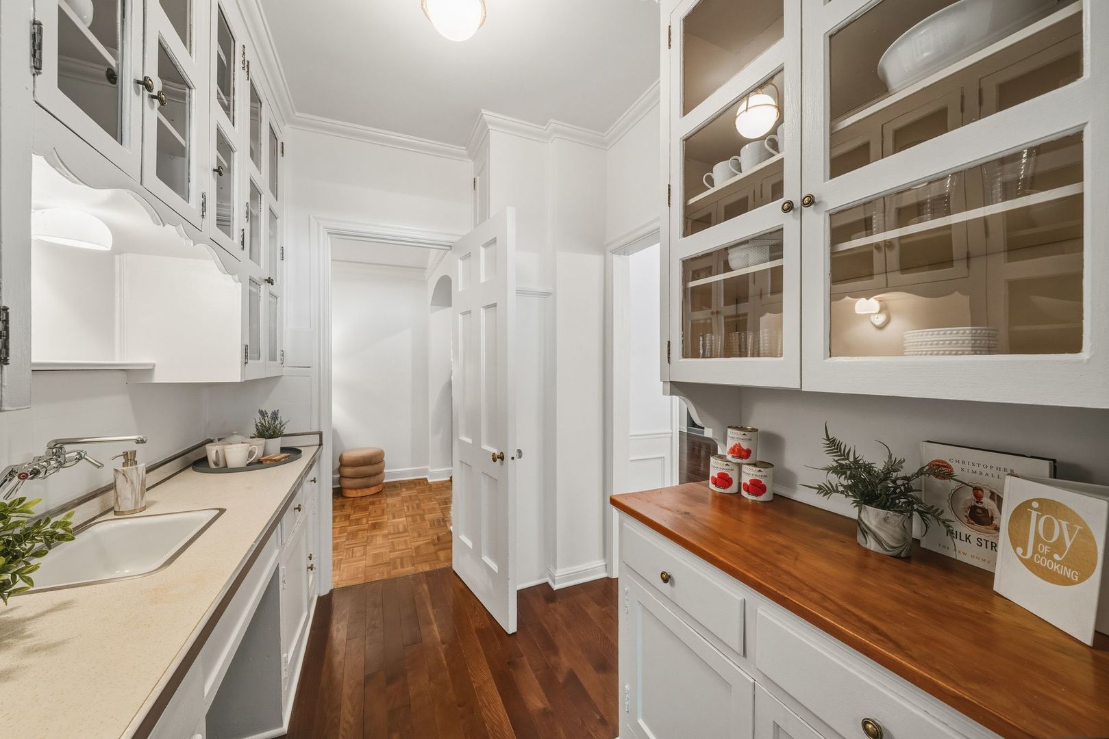 2912 N COMMONWEALTH Avenue Unit: 1A