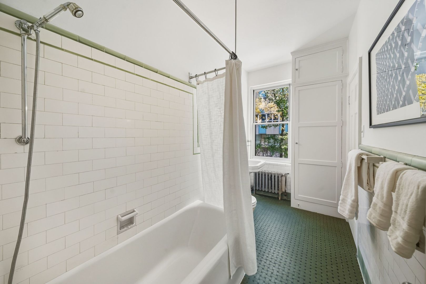 2912 N COMMONWEALTH Avenue Unit: 1A