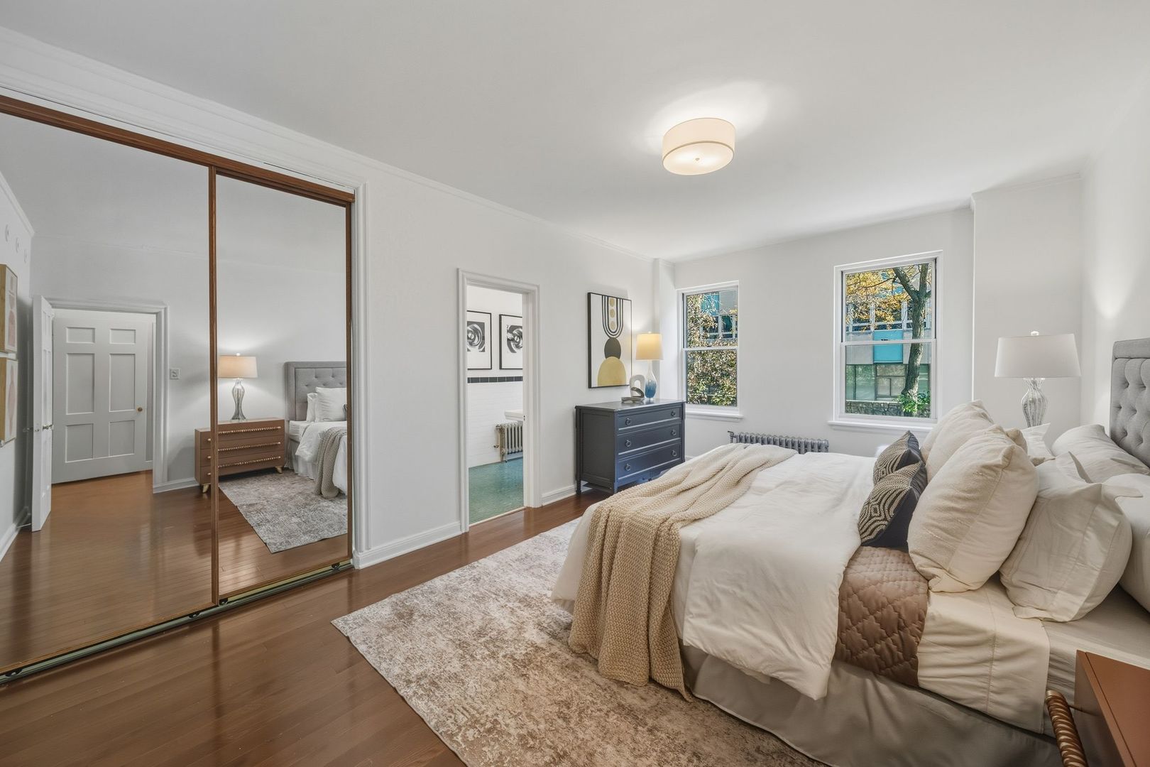 2912 N COMMONWEALTH Avenue Unit: 1A