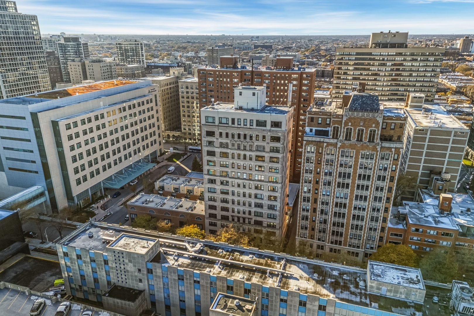 2912 N COMMONWEALTH Avenue Unit: 1A