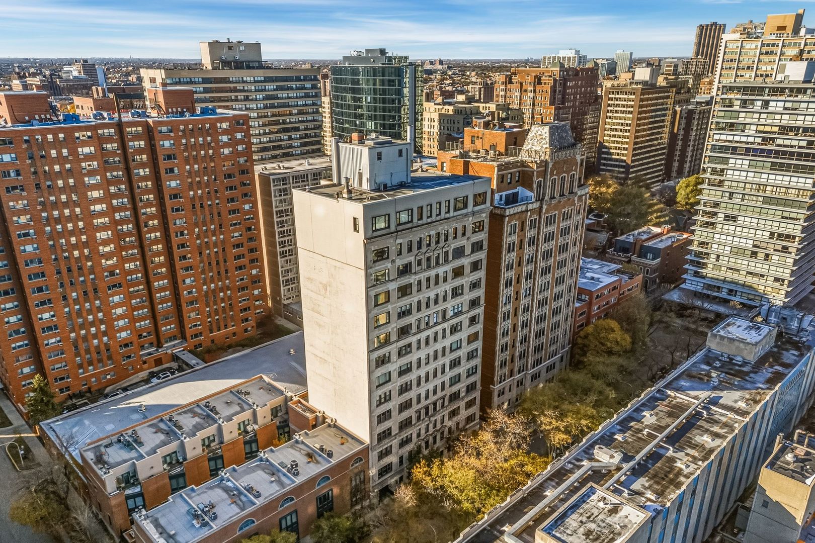 2912 N COMMONWEALTH Avenue Unit: 1A