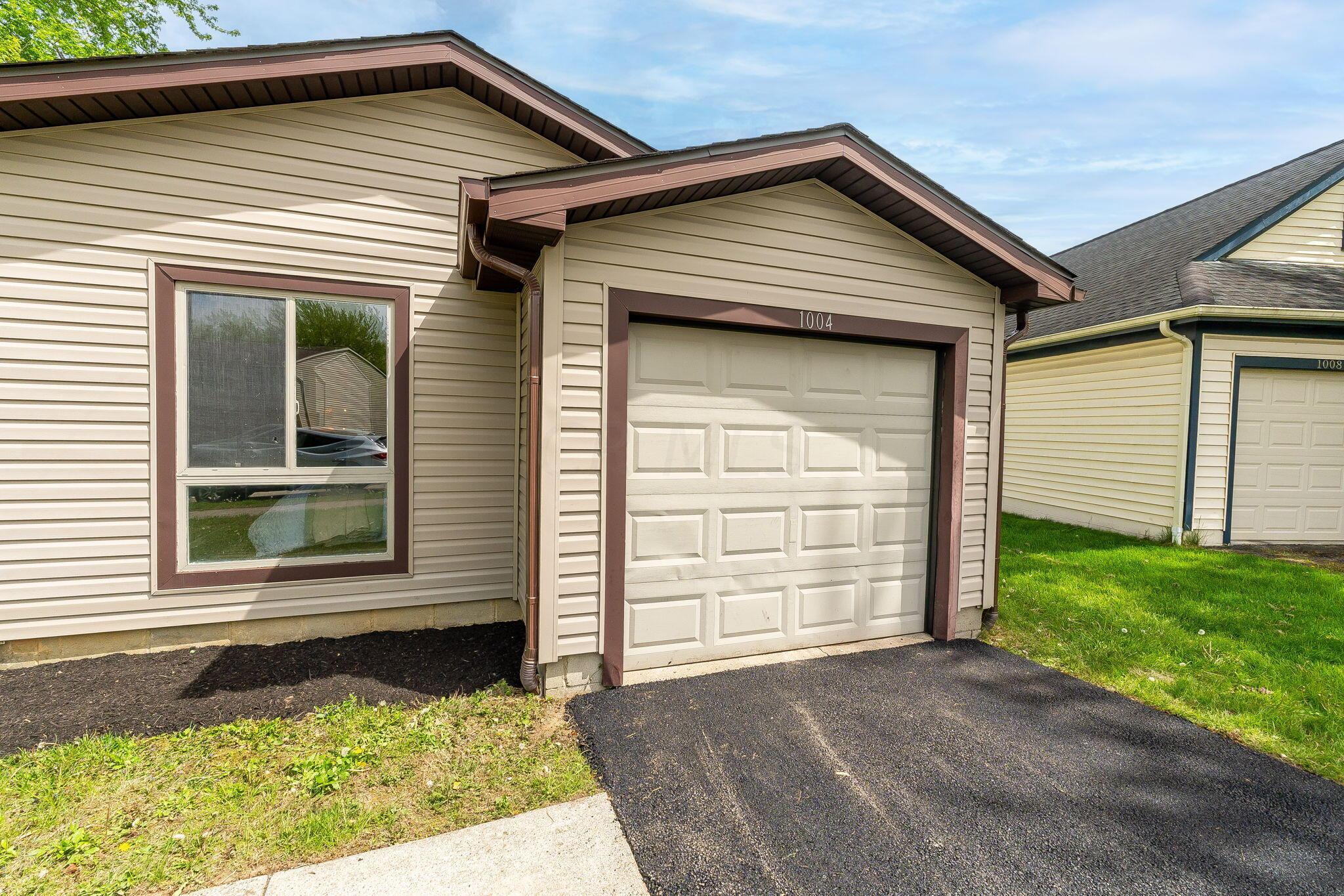 1004 Woodington Road