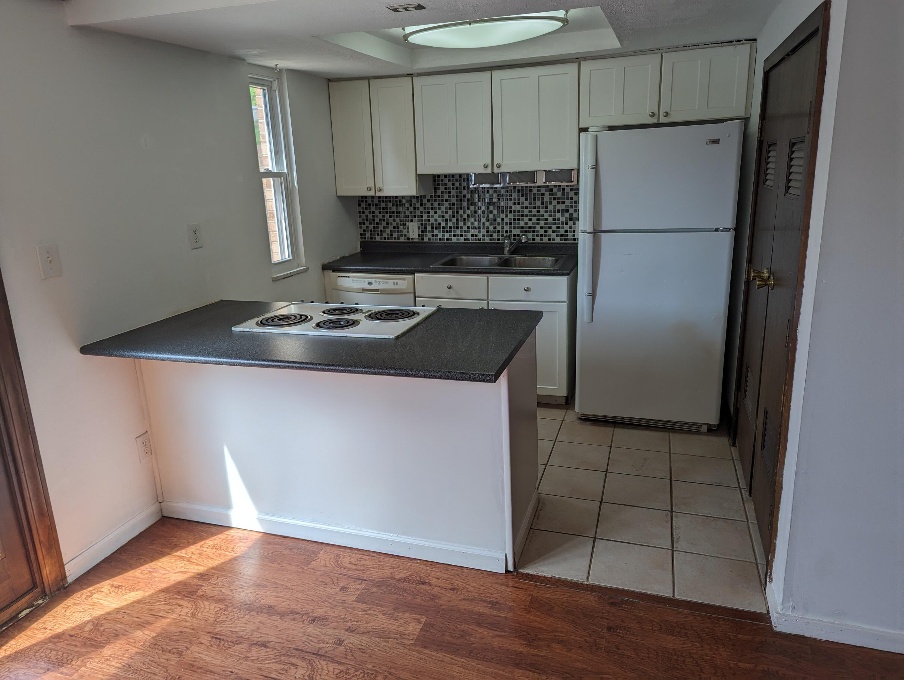 115 W Ticonderoga Drive, 6E