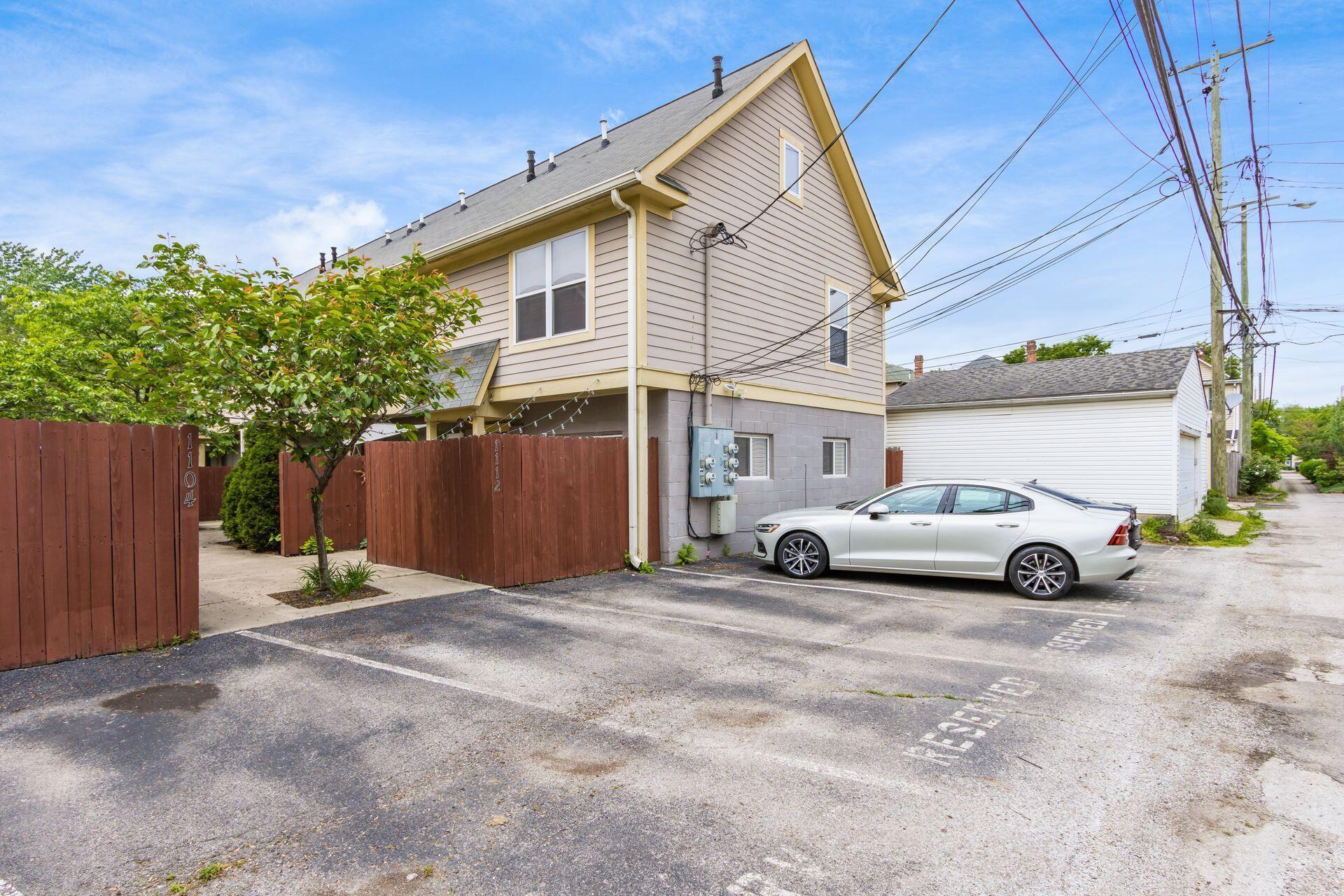 1112 Perry Street, B