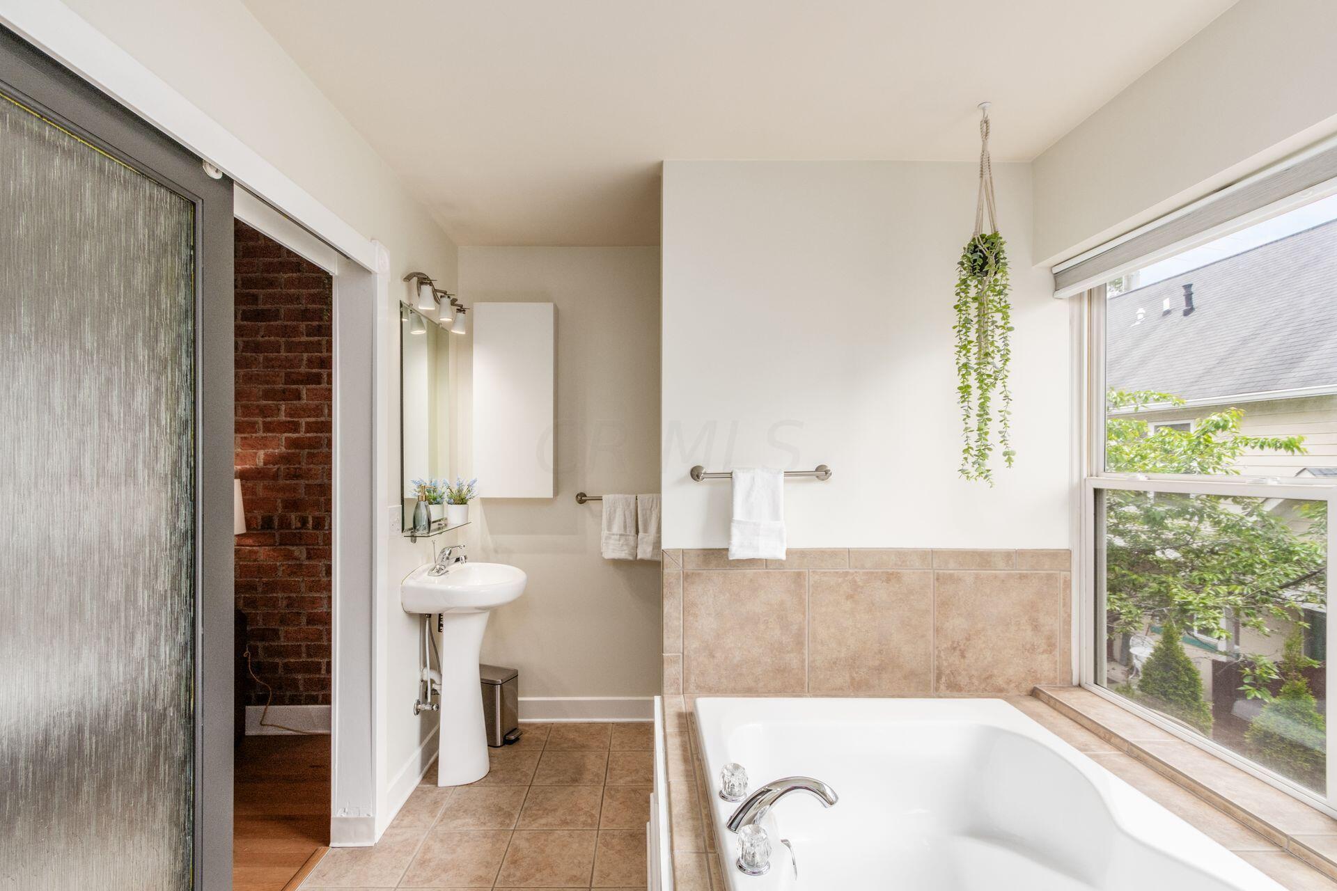 1112 Perry Street, B