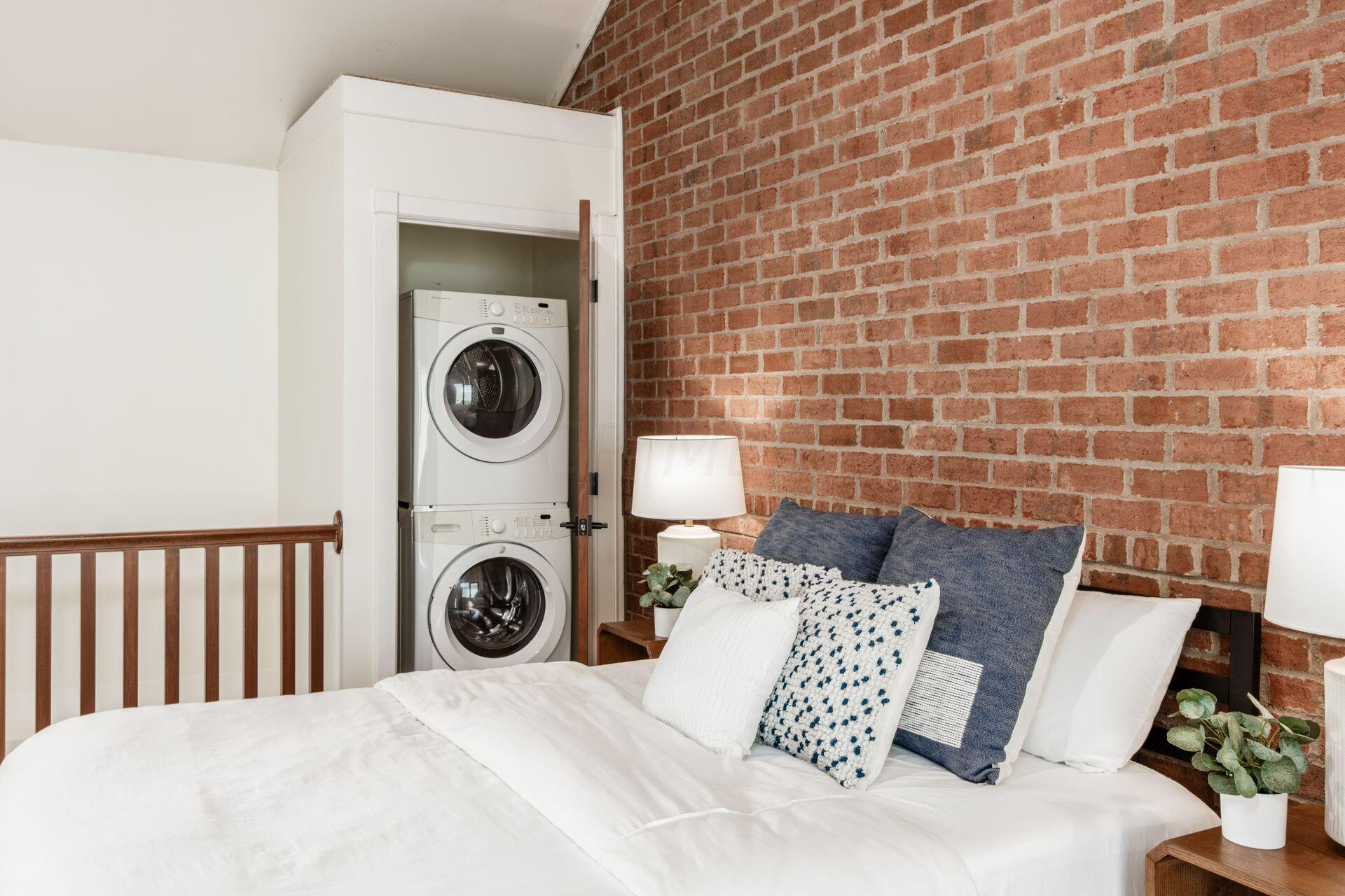 1112 Perry Street, B