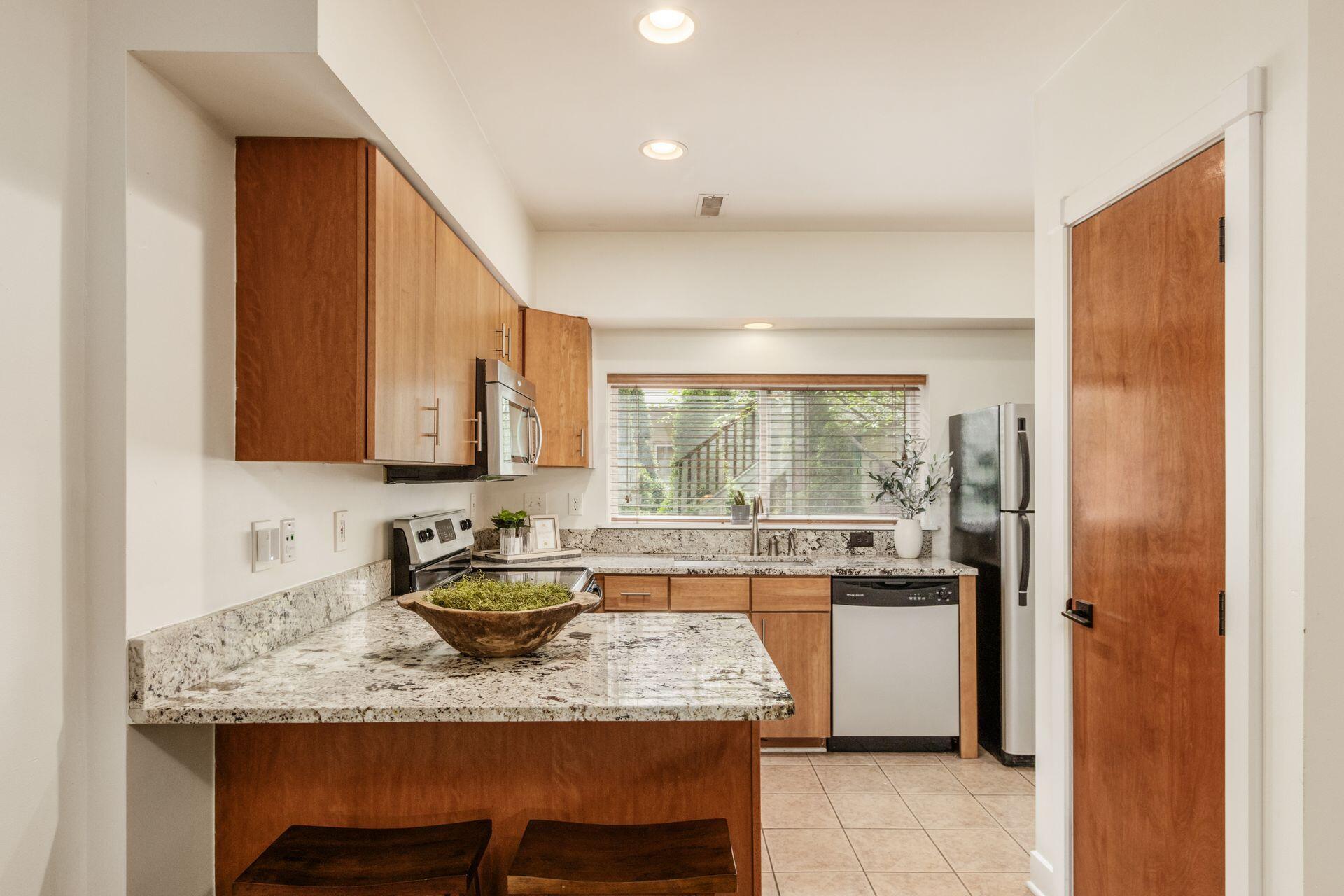 1112 Perry Street, B