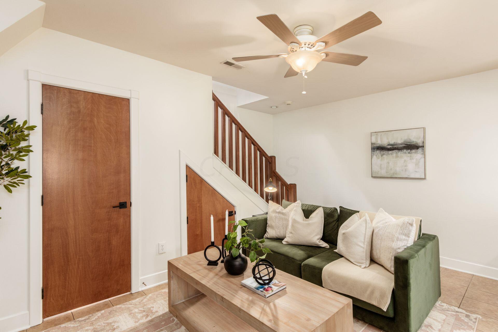 1112 Perry Street, B