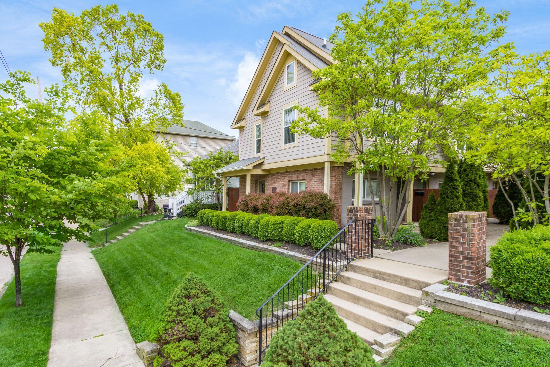 1112 Perry Street, B