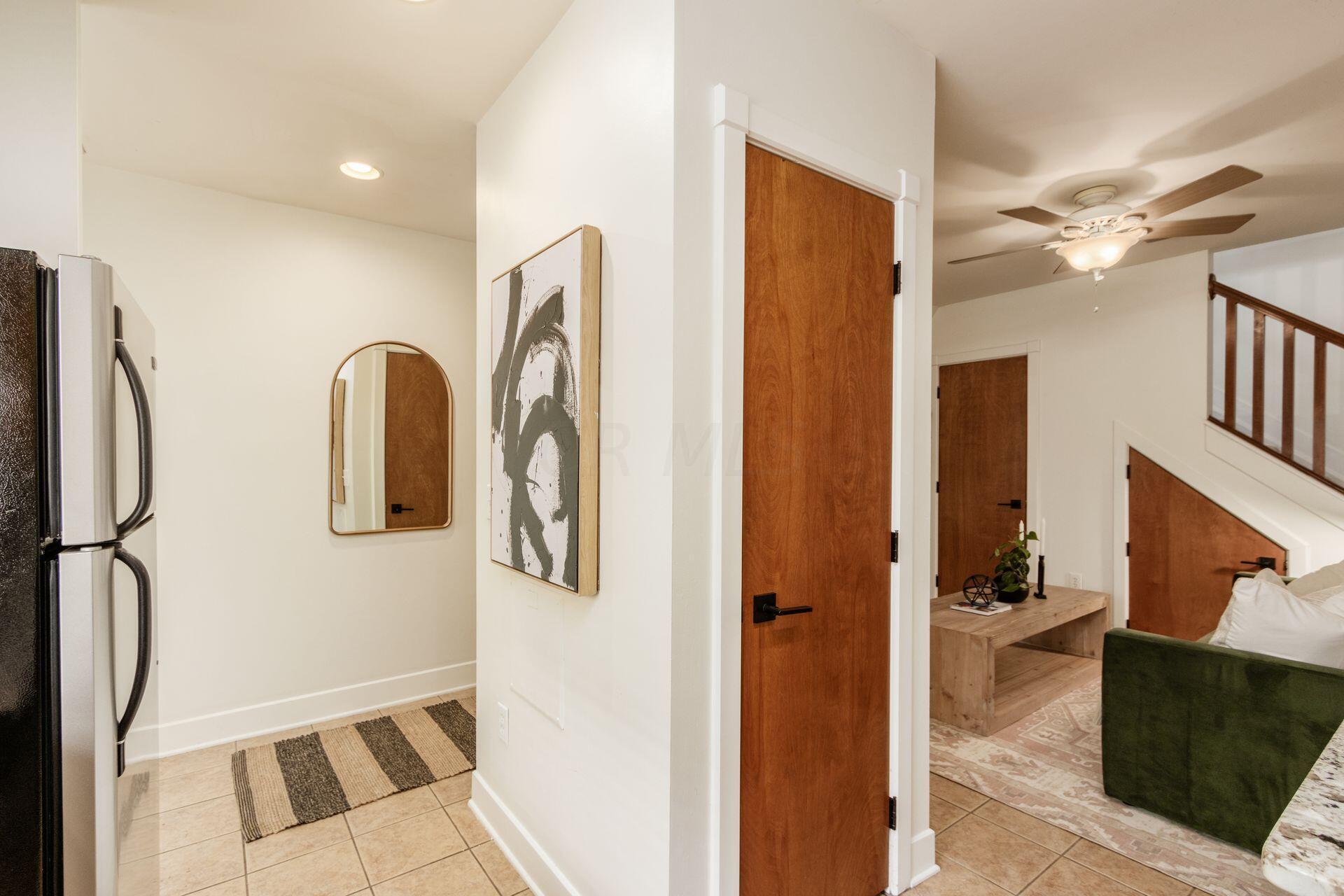 1112 Perry Street, B