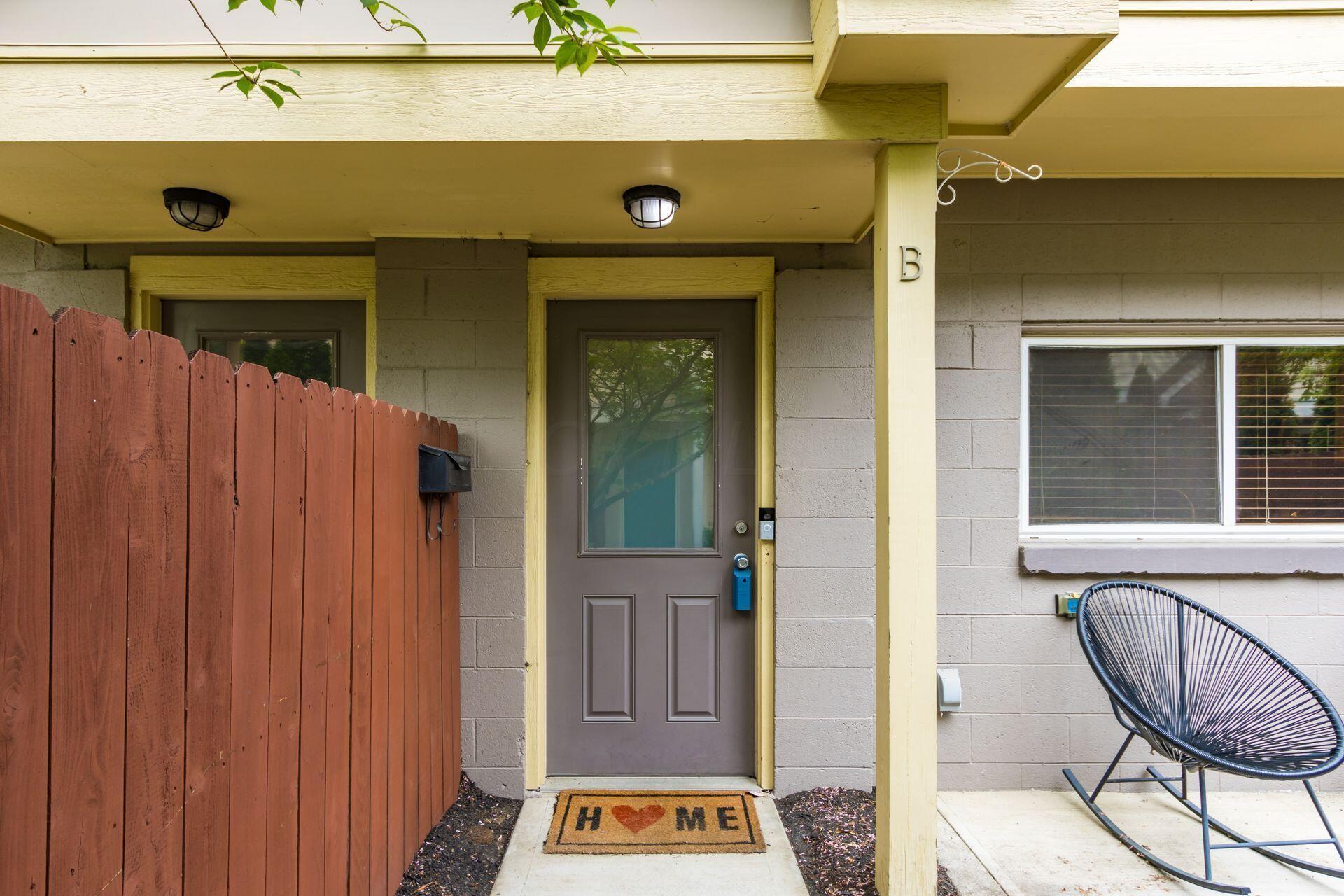 1112 Perry Street, B