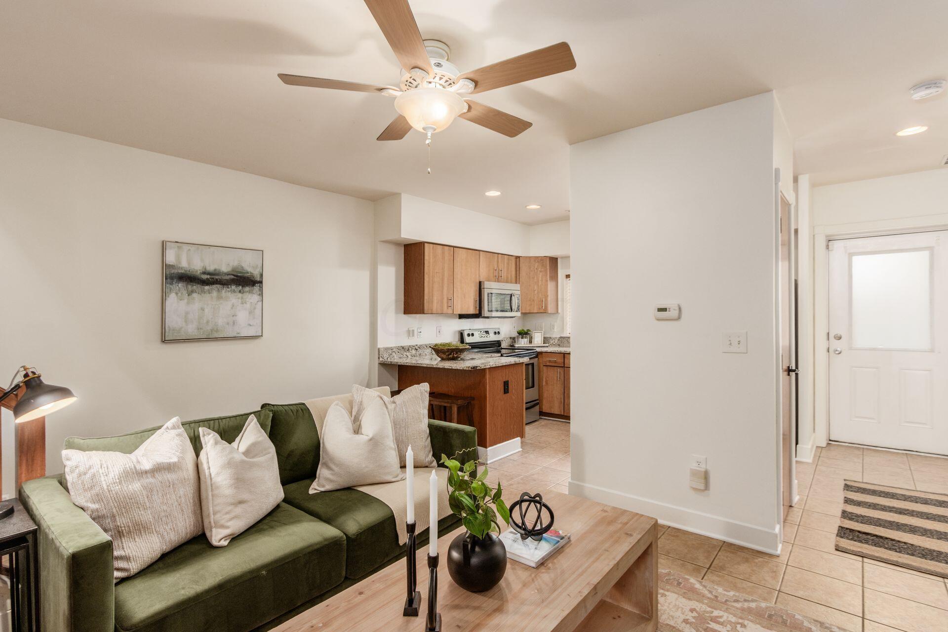 1112 Perry Street, B