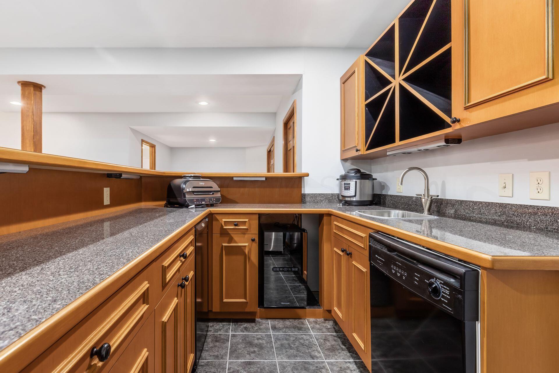 8453 Greenside Drive