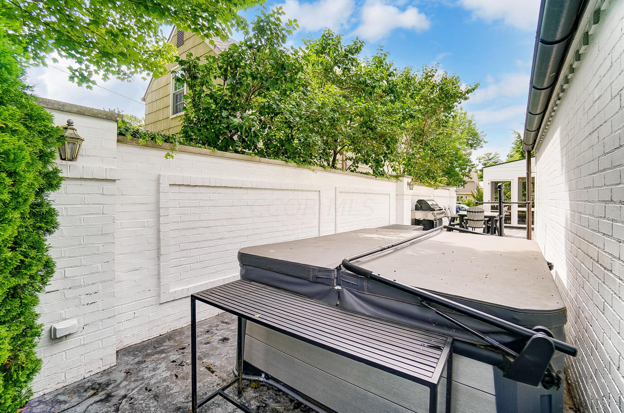 1874 Collingswood Road