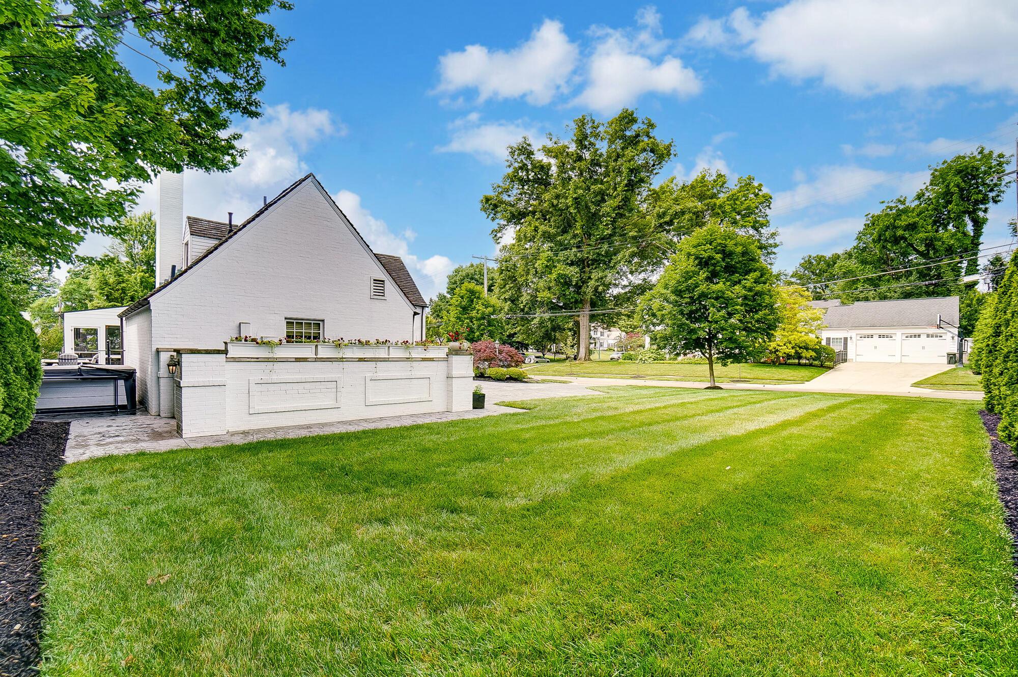 1874 Collingswood Road