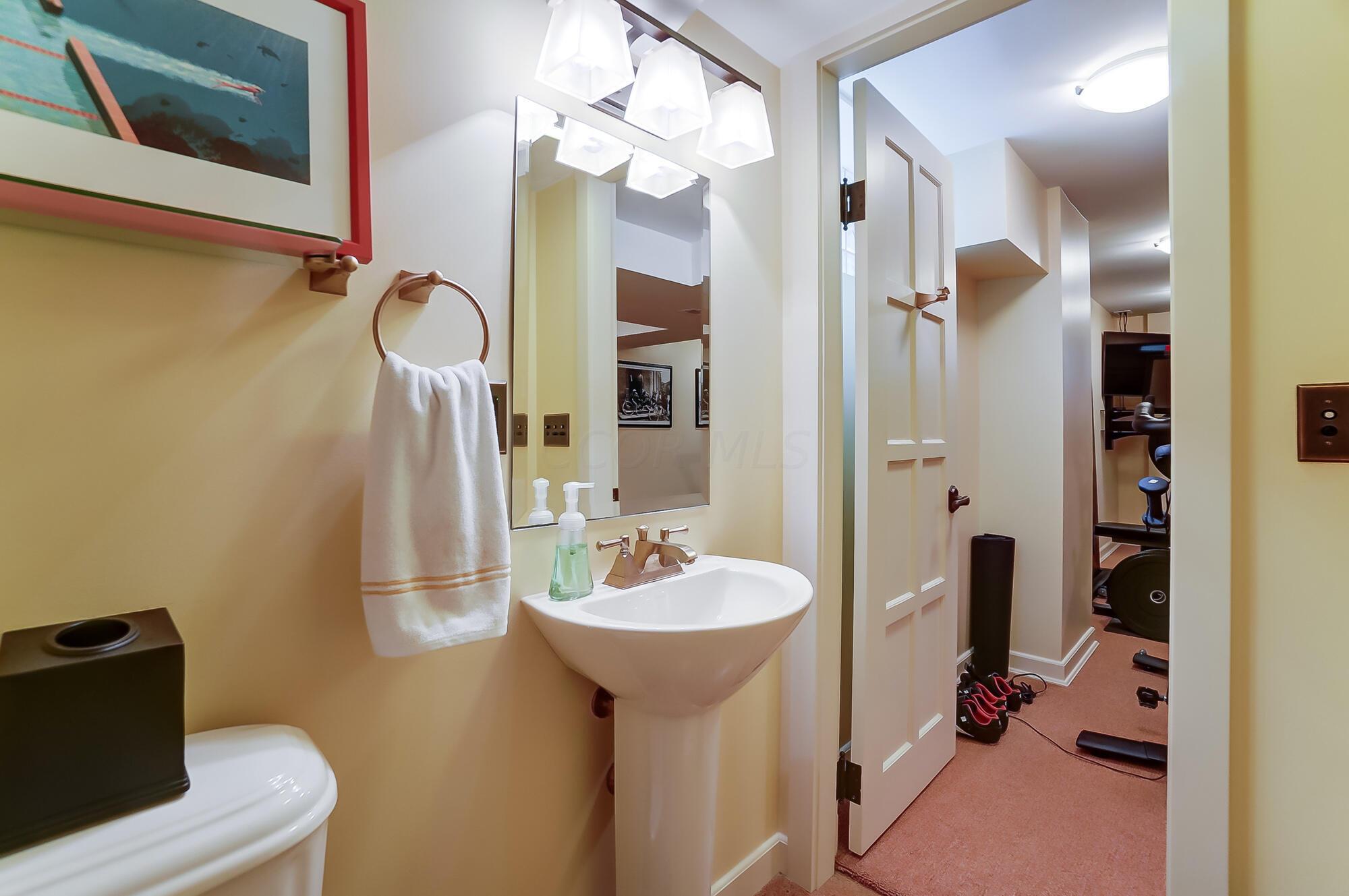 1874 Collingswood Road