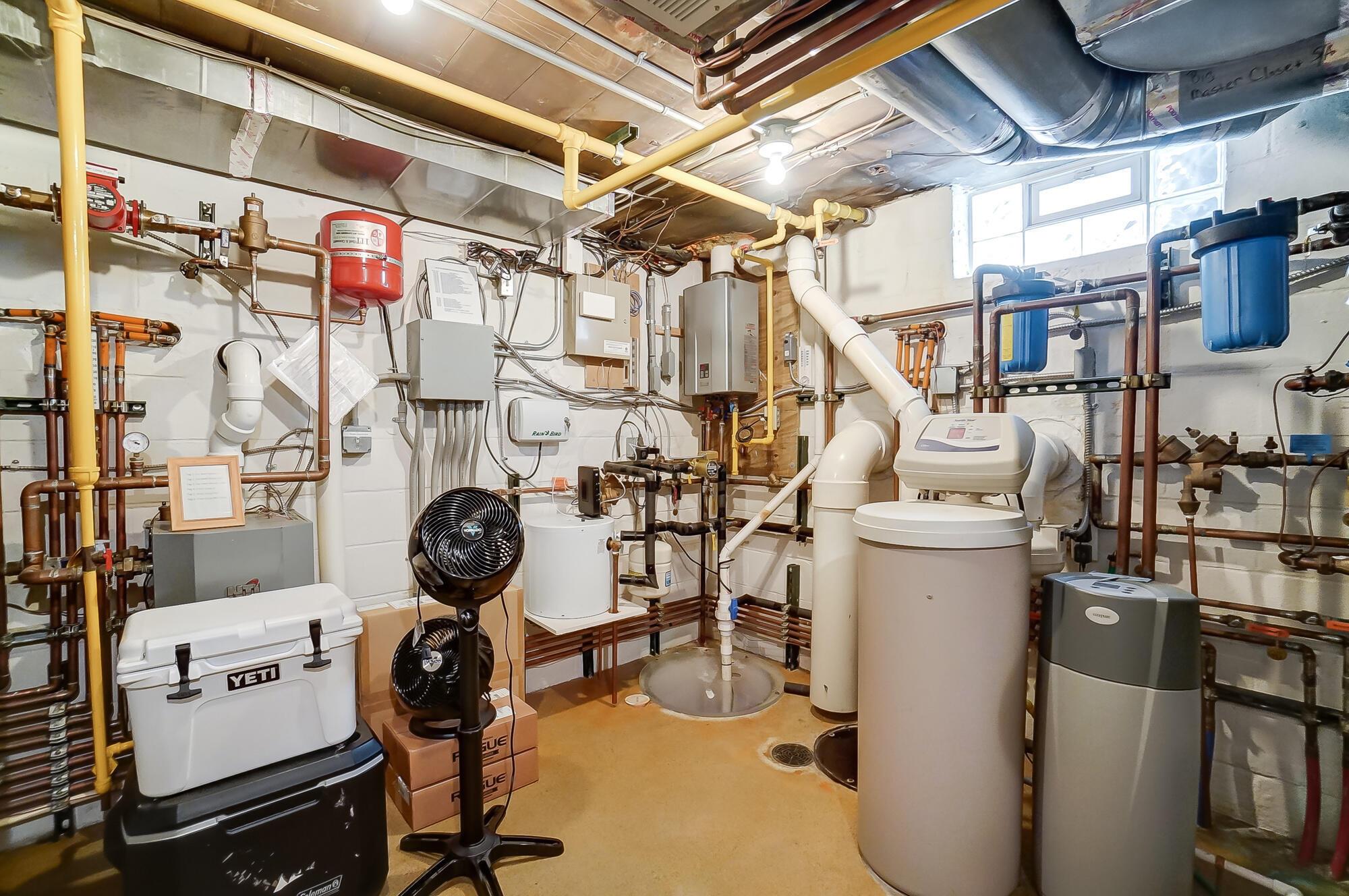 1874 Collingswood Road