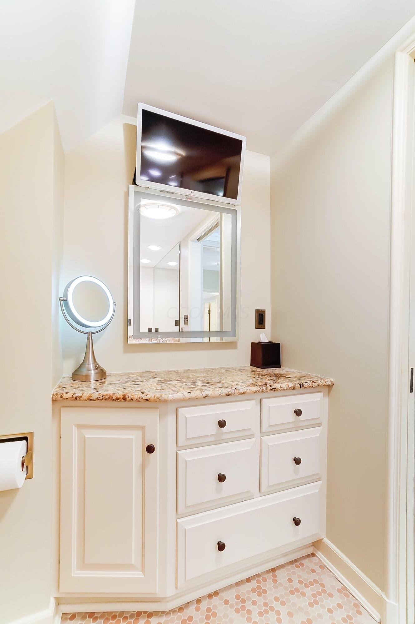 1874 Collingswood Road