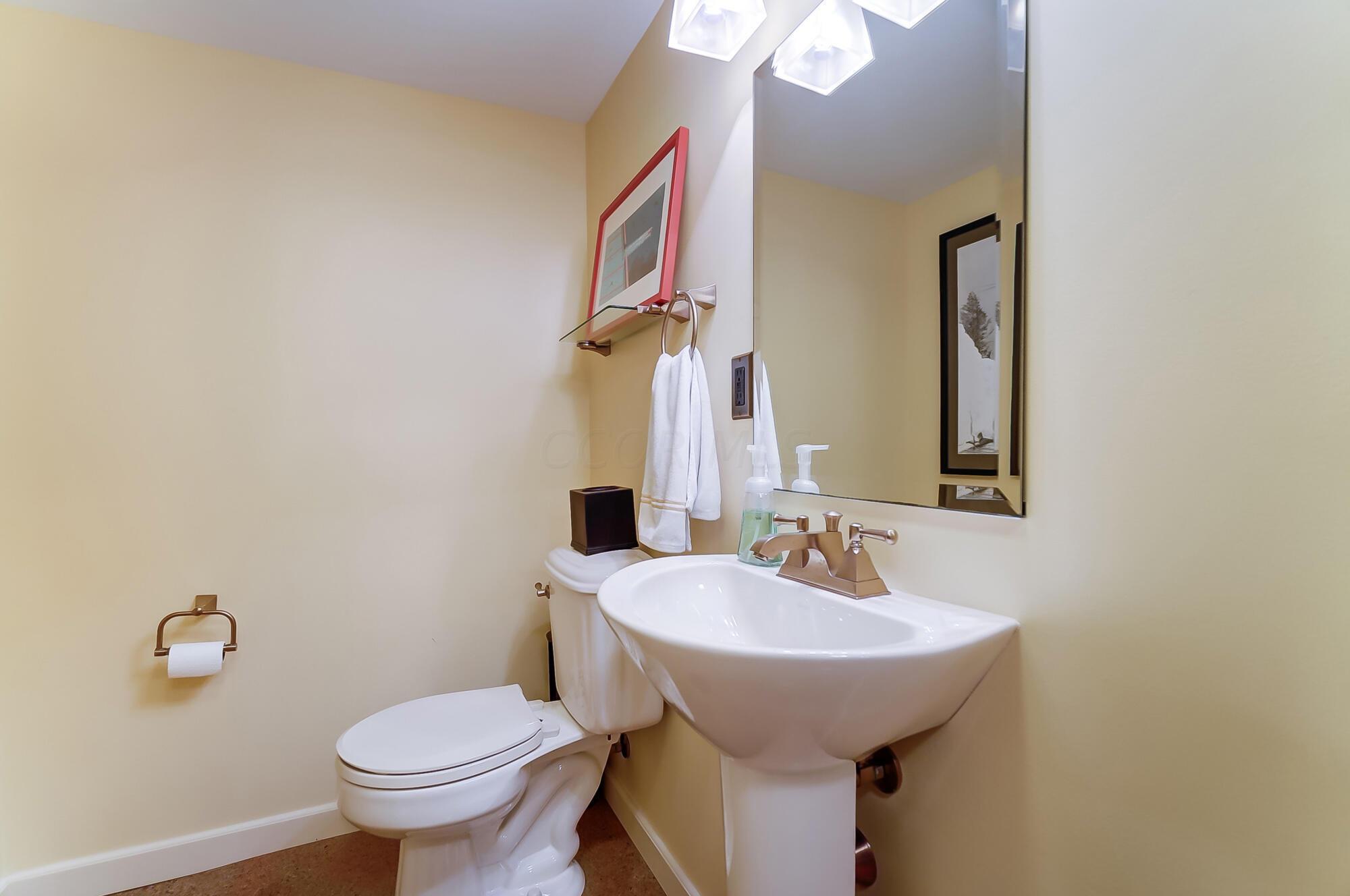 1874 Collingswood Road