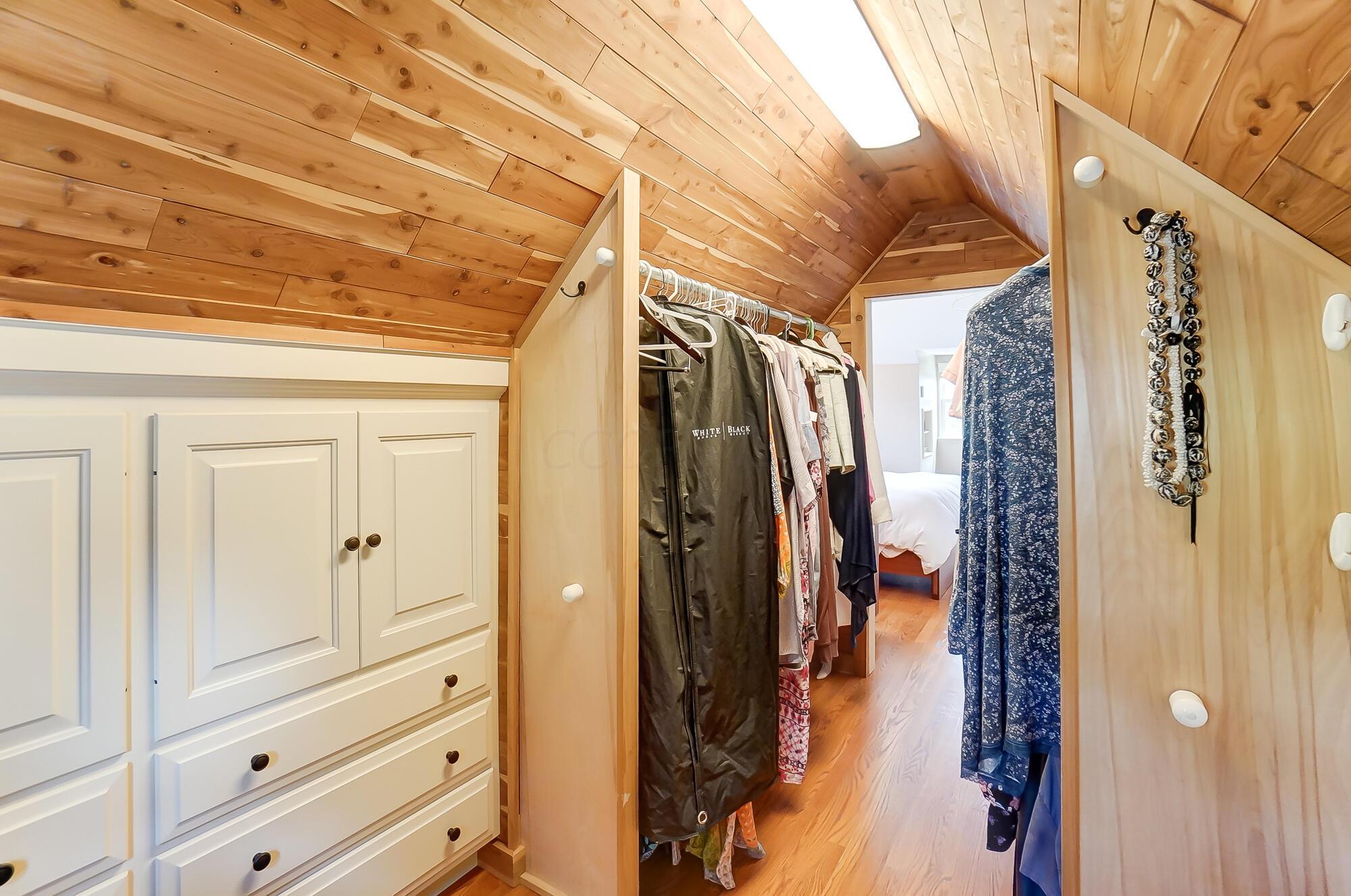 1874 Collingswood Road